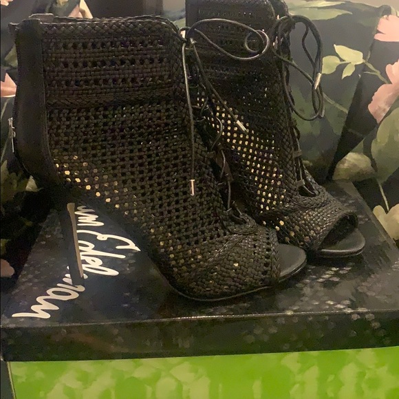 Sam Edelman Black Woven Heels - Picture 2 of 6